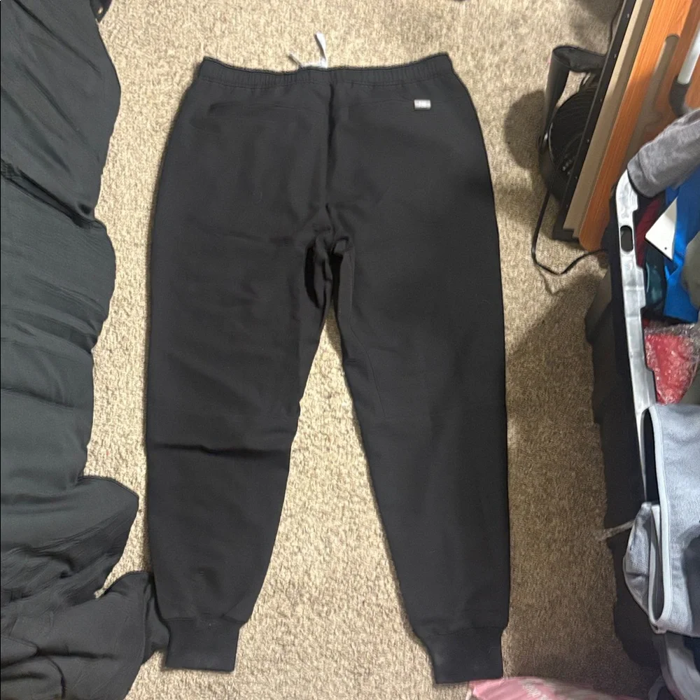 NWT FIGS Men’s Tansen Jogger 2.0 in Black Size XL
